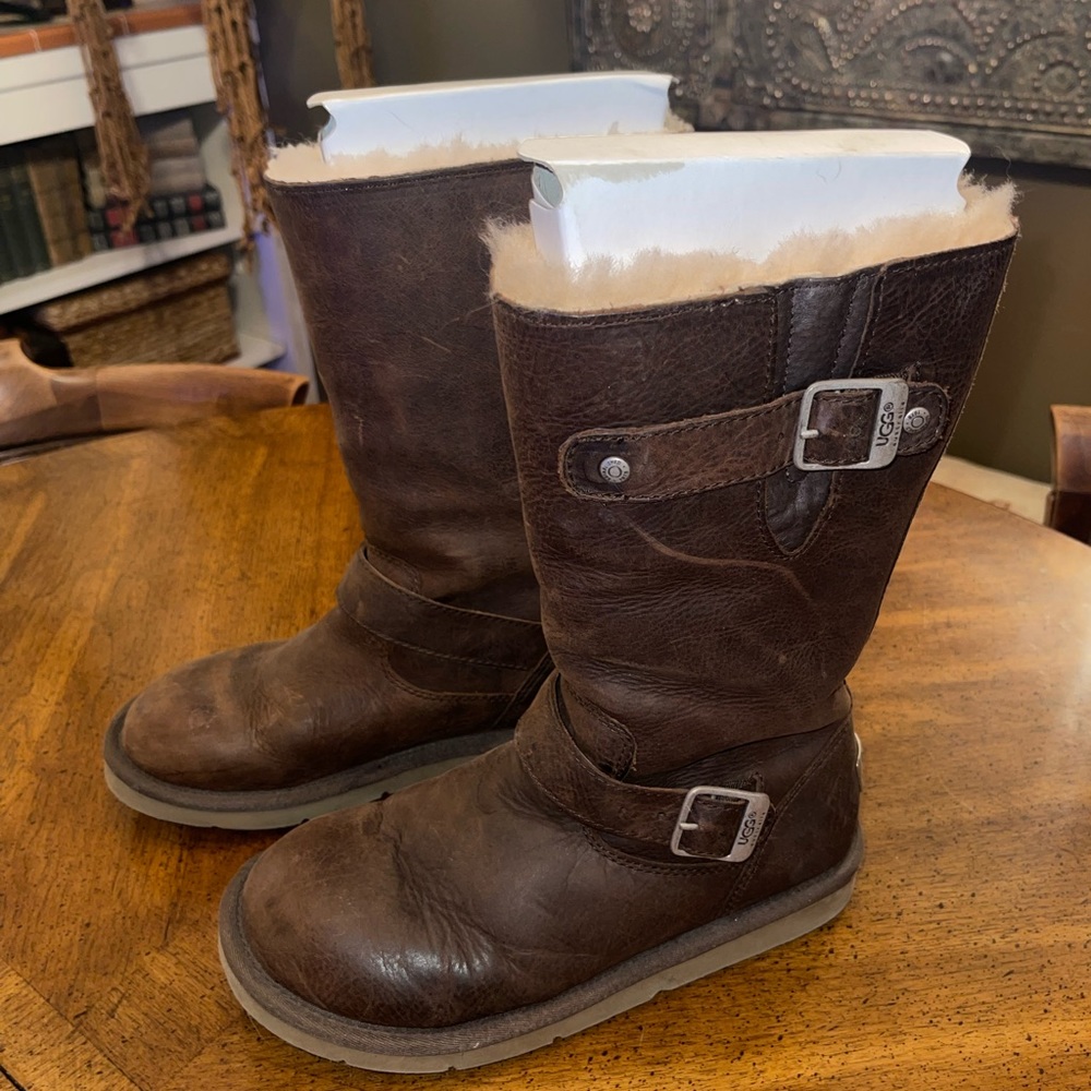 UGG Kensington boots in Toast